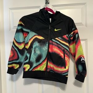 Boys Nike size 8 windbreaker/raincoat